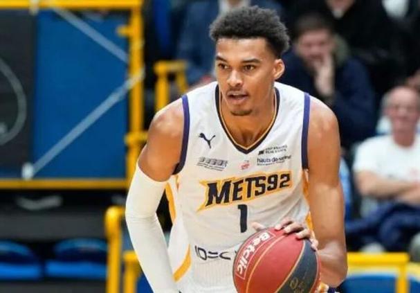 名嘴：若文班等保持健康马刺有很大机会进季后赛 进前六也有戏