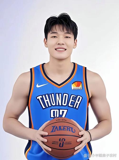 主持人：杨瀚森被选时我不认识 主帅调侃：世界上其他人也不认识