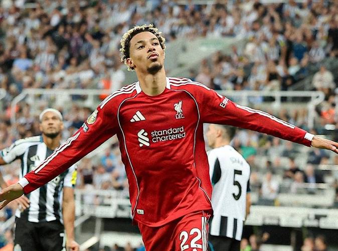 迪福：就目前状态而言，埃基蒂克比伊萨克更适合出任红军的9号位