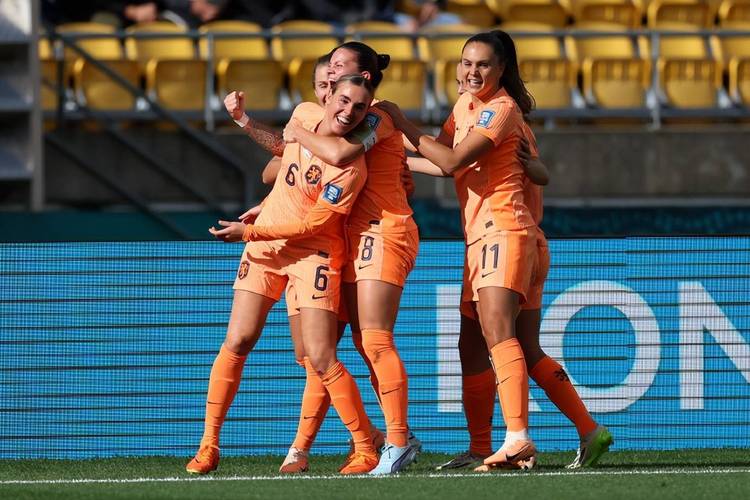 被扳平！女足失误被断，马尔瑟姆一路奔袭后破门，U17女足1-1美国