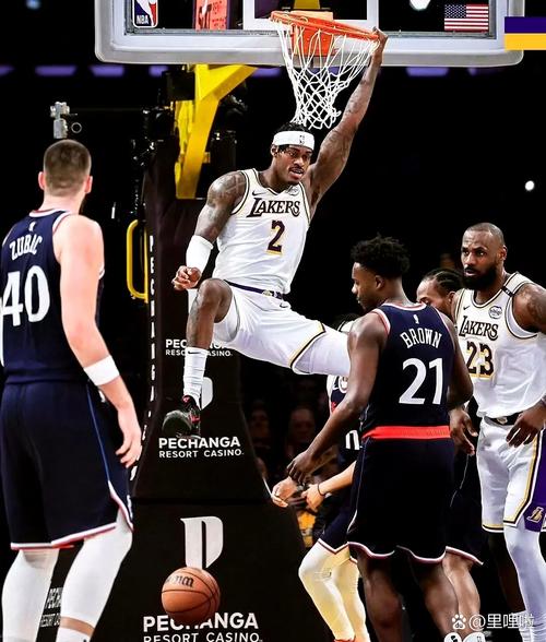 湖三崩?范德比尔特:下半场首发应该早点出场热热身 这很重要