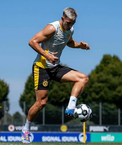 拜仁有意施洛特贝克!图片报:多特想打感情牌,可能强留合同到期