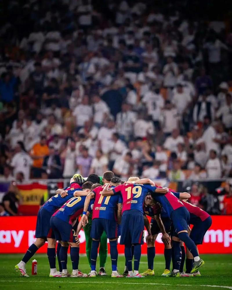 巴萨国家德比大名单：亚马尔、佩德里在列，拉菲尼亚缺阵孔德回归