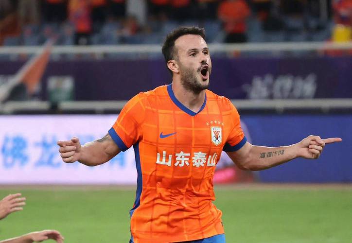 中超官方第28轮最佳候选：瓦科、萨里奇、恩里克、戴维森、亚戈