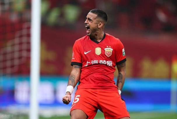 东体：海港可谓“拼光了最后一颗子弹” 莱昂纳多似乎是被顶伤