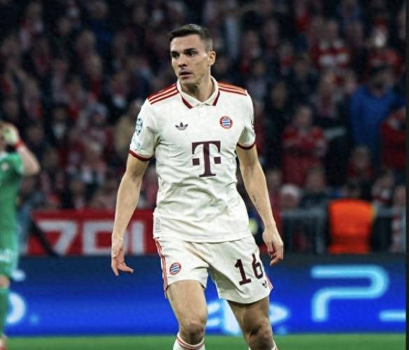 英超抢断王!帕利尼亚本赛季目前39次抢断,高居联赛第一