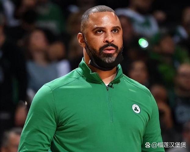 乌度卡：KD是个无私的传球手 他吸引防守后其他人要打好四打三