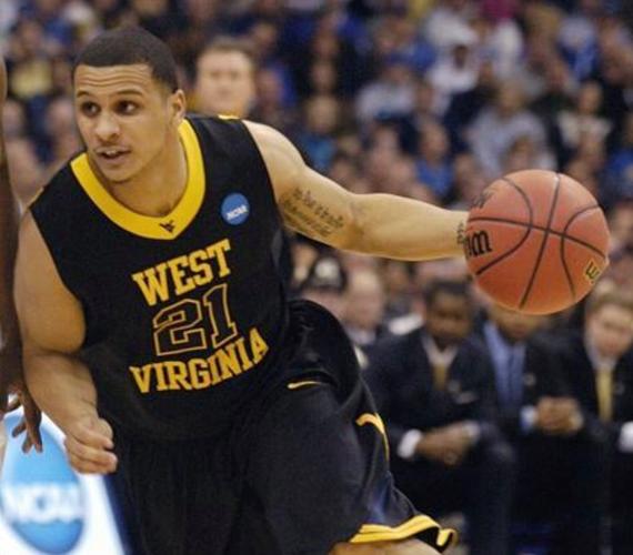 马祖拉:下半场成功遏制对手进攻波 减少失误阻止他们上罚球线