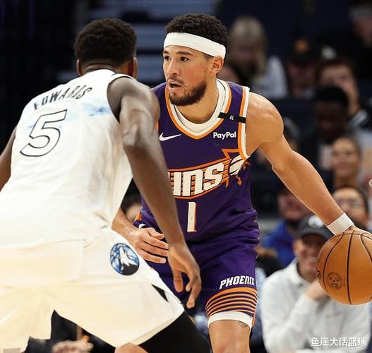 布克半场出战18分钟 8中2&6罚5中拿到10分3板6助 正负值-11