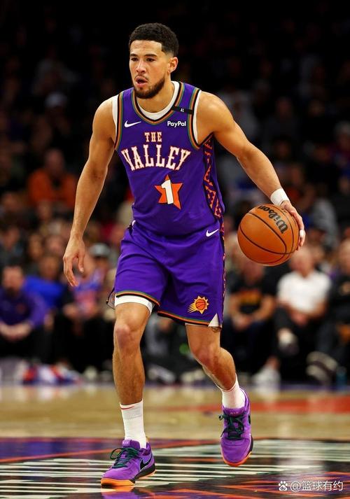 稳定输出！布克16投10中&罚球9中9空砍31分3板7助 得分全场最高