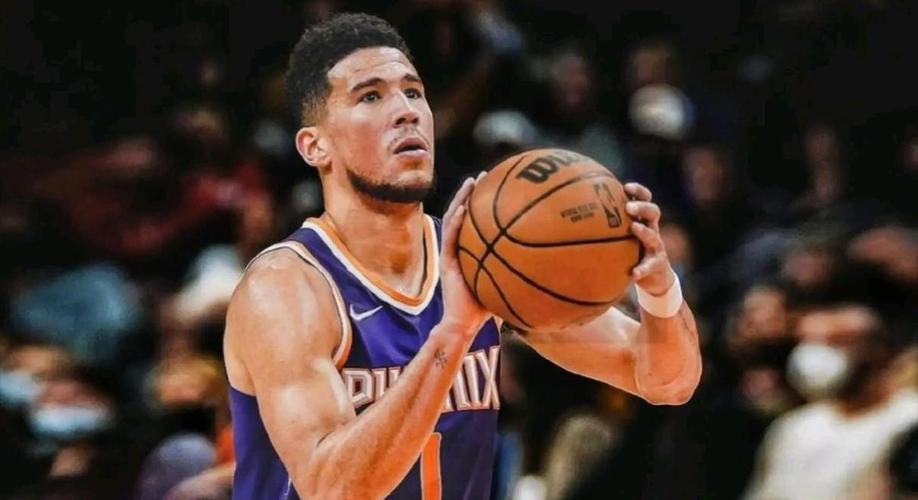 布克谈9失误：对球的处理太随意了 我们还在学习和培养化学反应