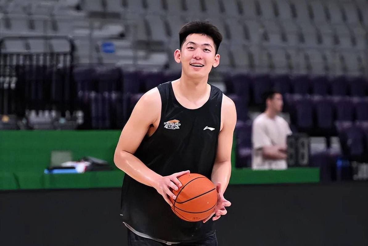 张陈治锋：韩德君是辽篮的一面旗帜 盼未来和他一样为辽篮做贡献