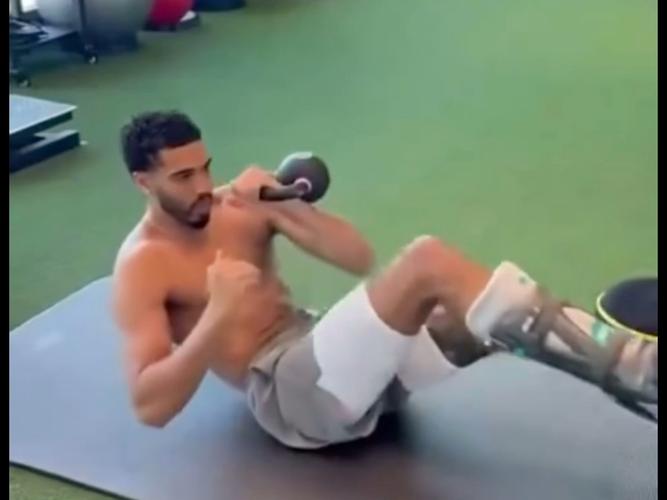 队报：图拉姆周四恢复训练，此前因大腿肌肉伤势缺席了1个月