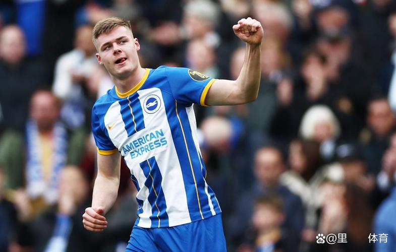 德天空：拜仁有意费耶诺德19岁右后卫吉瓦罗-雷德，英超多队有意