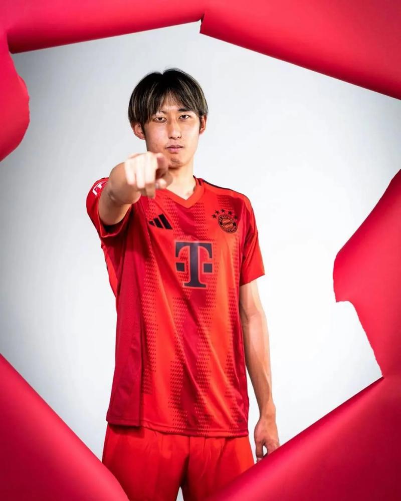 拜仁官方：戴维斯、穆西亚拉、伊藤洋辉今日完成个人训练