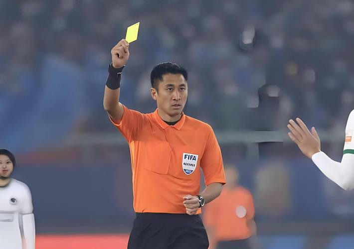 苏超各大奖项公布:泰州队范厚泰获最佳球员,马宁获裁判员纪念奖