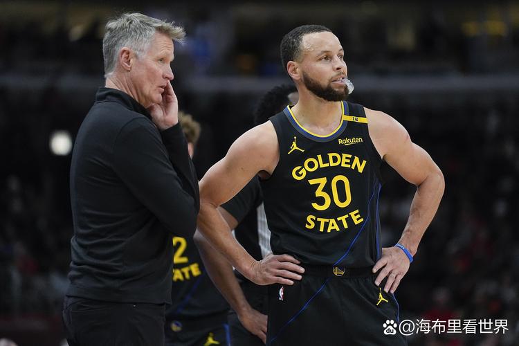 完全放弃低位单打？科尔：进攻停滞时可以用 球员需要阅读比赛