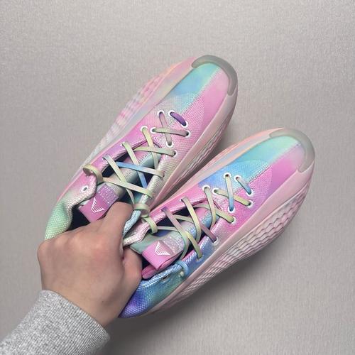 爱德华兹第三代签名鞋AE 3曝光！这个夏天二代AE 2才刚亮相！