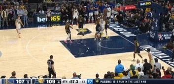 还在冲击！巴特勒突破暴扣并造成犯规&双方109-109平