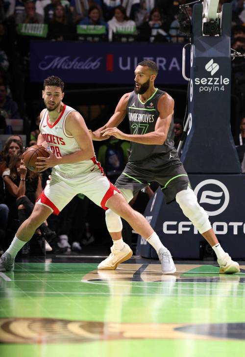 攻防全能!戈贝尔9中6砍下14+15+5+2+2填满数据栏 正负值高达+31