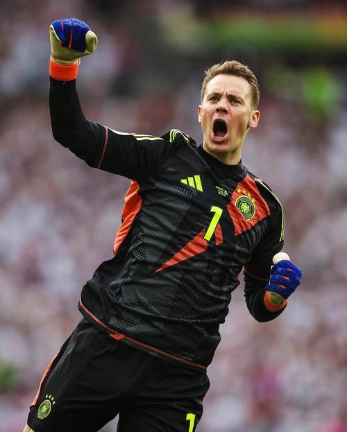 诺伊尔：巴黎在反击中相当危险，我们必须做好防守警惕他们的反击