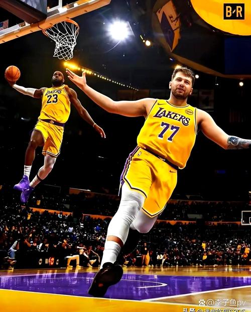 场均23.3分7.8板9.8助！明天战鹈鹕 三球因右脚踝撞击症出战成疑