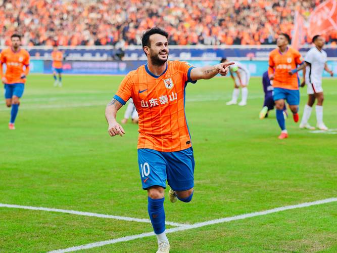 卡扎伊什维利:特别感谢克雷桑给我两次罚点机会,下次再也不罚了