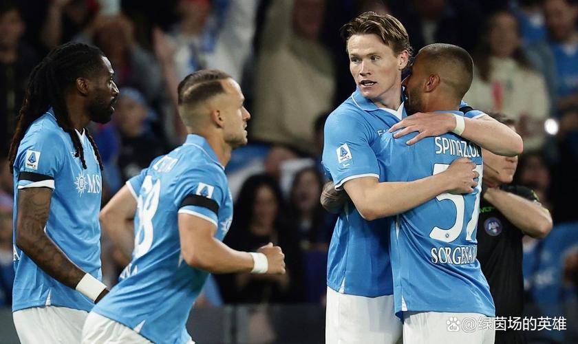 这哥俩😅霍伊伦、麦克托米奈先后失良机,那不勒斯0-0闷平法鹰
